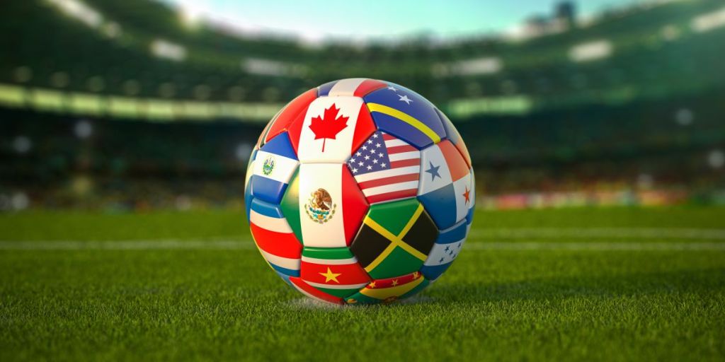 Balón de fútbol con las banderas de los países del mundial 2026